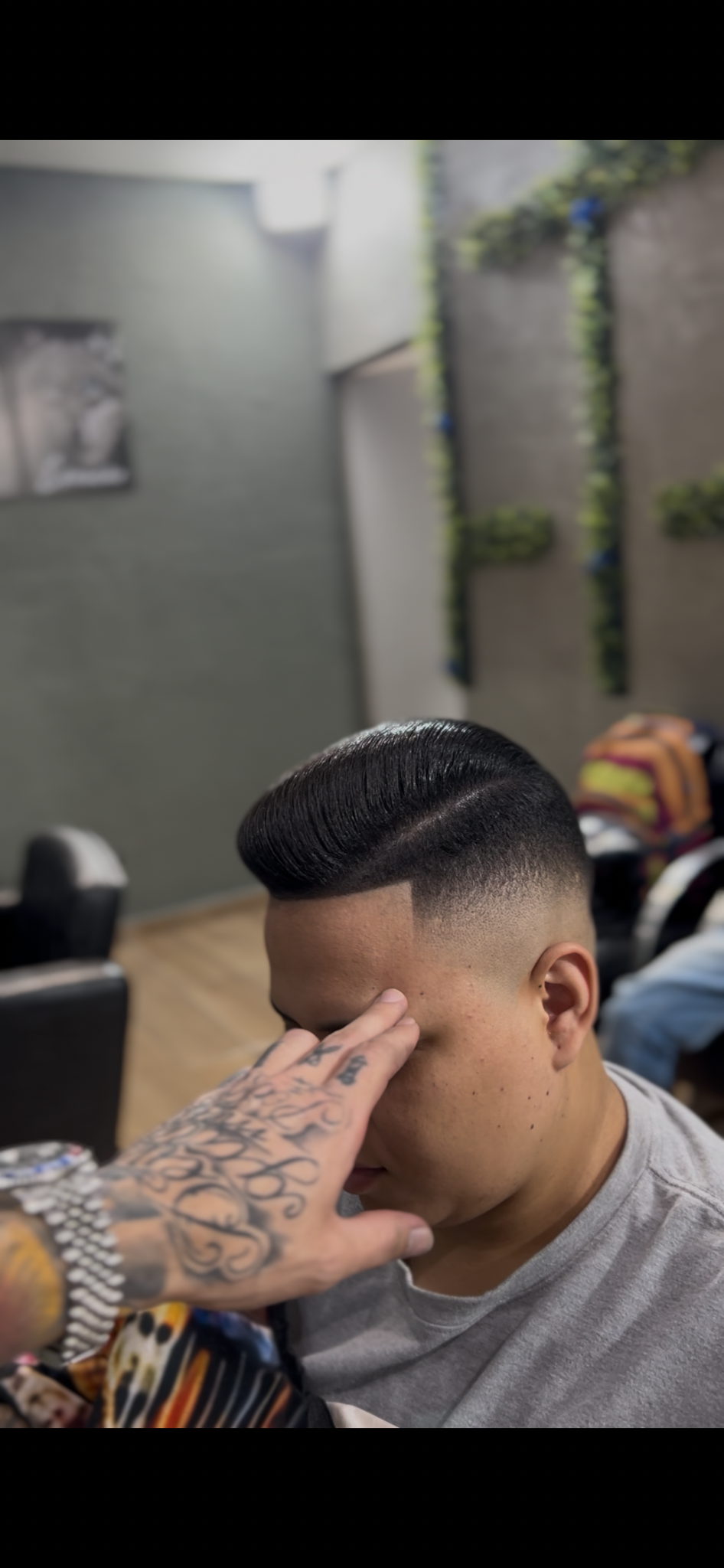 Corte com penteado e pigmentação